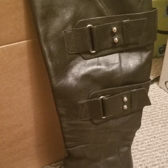 Boots - Picture 3 of 3